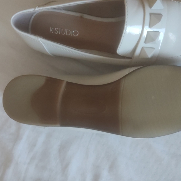 Flats - Picture 2 of 2